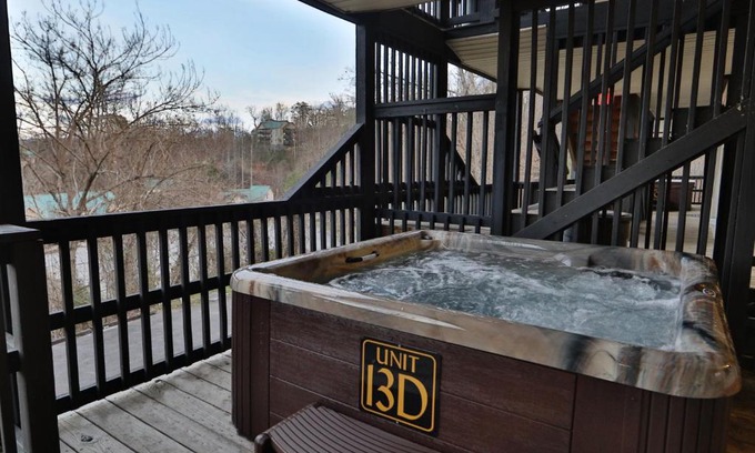 Pigeon Forge Apartment | Briarstone Lodge Condo 13D