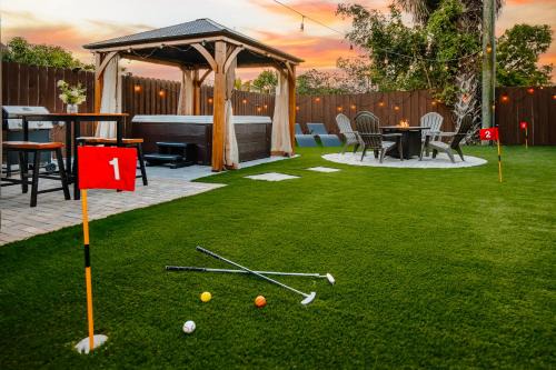 Central Naples House | Brick Enclave with Mini Golf & SPA, 5mins to beach