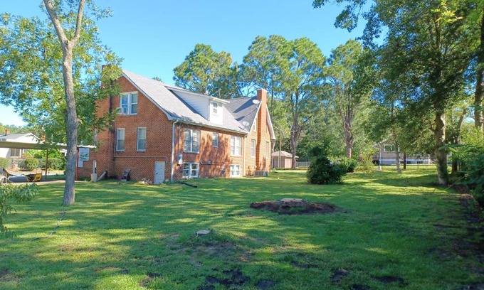Hamlet House | Brick House Retreat