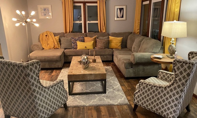 Manitowoc House | Brick Tudor Vacation Rental House Close To Lake Michigan And Downtown