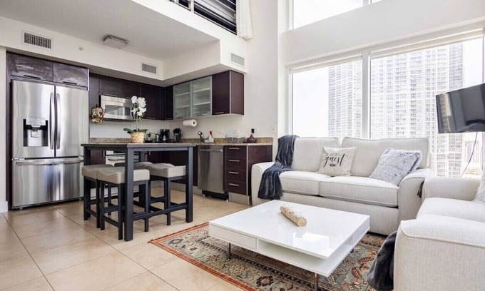 Downtown Miami Condo | Brickell River LOFT/parking & 12 min to South Beach