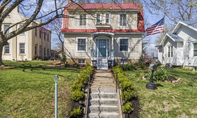 Cape Girardeau House | “Brickyard”-Recently Remodeled Dutch Colonial Revival in Downtown Cape Girardeau