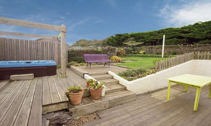 Croyde Cottage | Bridge Cottage Croyde 3/4 Bed Sleeps 8 Hot Tub