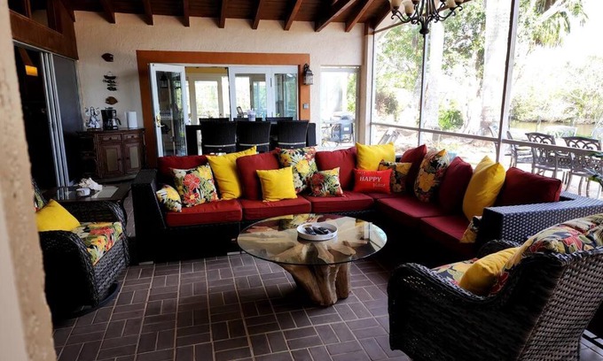 North Fort Myers House | Bridge Escape