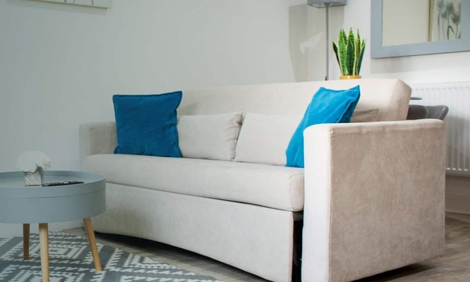 Shottery Apartment | Bridge House | 1-Bedroom Apartment with Parking