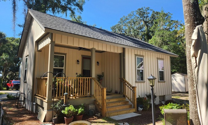 Olde Town House | Bridge St. Guest Cottage in Old Town Brand New!nnn