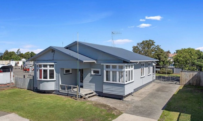 Waiotahi House | Bridge Street Accommodation