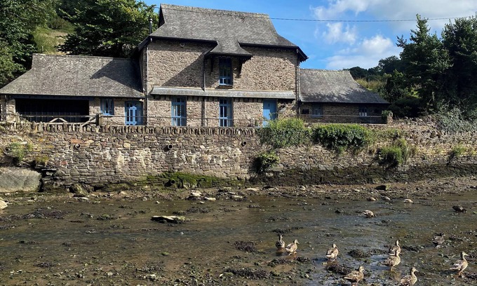 Noss Mayo Cottage | BRIDGEND BARN, family friendly, with open fire in Newton Ferrers