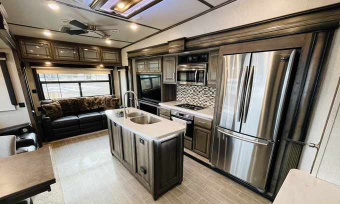 Bozeman House | Bridger Basecamper 2
