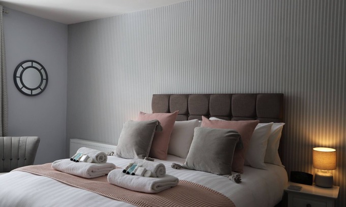 Coalbrookdale House | Bridgeside Rooms