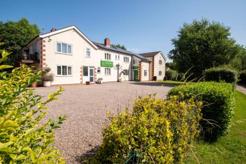 Mansfield House | Bridleways Guesthouse & Holiday Homes