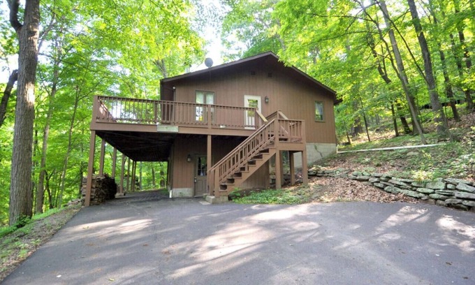 Berkeley Springs House | Brigadoon - 5 Bedroom Retreat