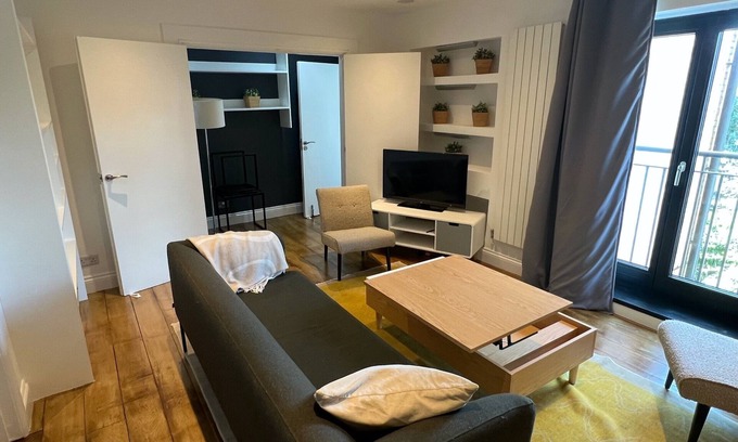 Weavers Apartment | Bright 1 bedroom apartment off brick lane in Shoreditch