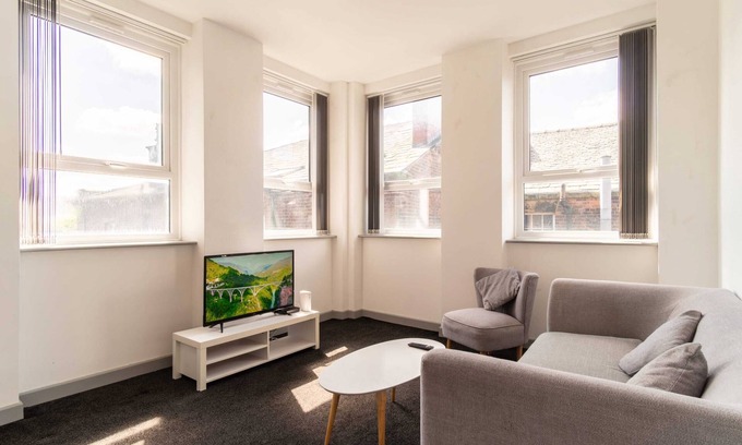 Blackburn Apartment | Bright 2 Bed Apartment in Central Blackburn
