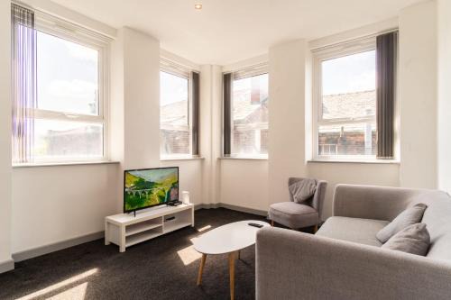 Blackburn Apartment | Bright 2 Bed Apartment in Central Blackburn