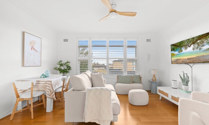 Vaucluse Apartment | Bright 2-Bed Flat with Balcony in Vaucluse