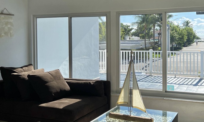 Lauderdale Beach House | Bright 2 Bedroom w/Den Bungalow Overlooking Ocean