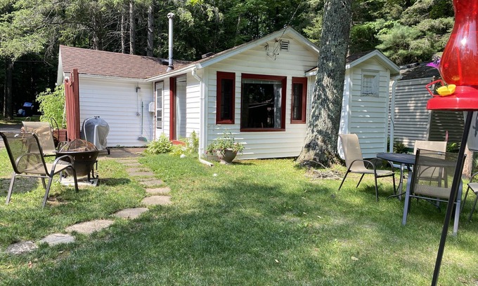 Pelican Lake Cottage | Bright 2 Bedroom Mackinac Cabin On Lovely Pelican w/Boat Dock&ATV Trails