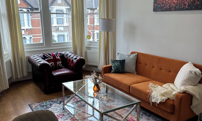 Erdington Apartment | Bright 2BR near Brockley Conservation Area