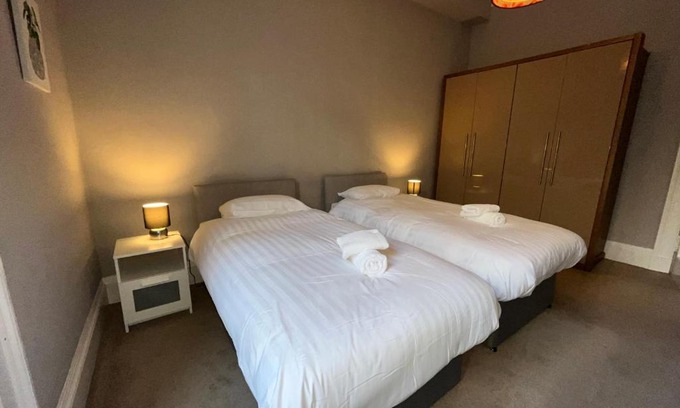 Ellemford Apartment | Bright 3 Bedroom Edinburgh City Apt