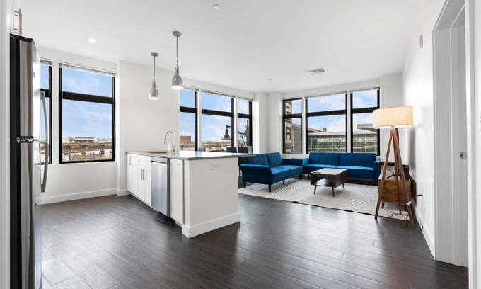 Assembly Square Apartment | Bright 3BR 2BA Condo/Pool+ King bed