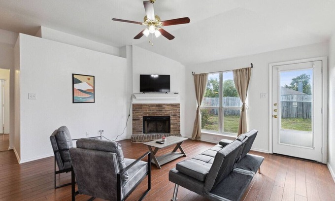 Royse City House | Bright 4 Queen Bedroom Home!