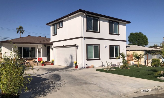 La Mirada House | Bright & Airy 2B/2B New Build Retreat