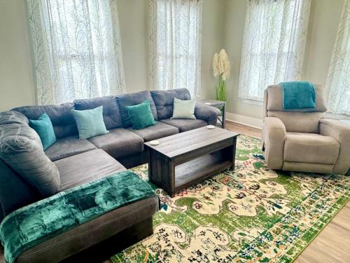 Port Neches House | Bright & Airy 2BR 1BA Home Near The Riverfront