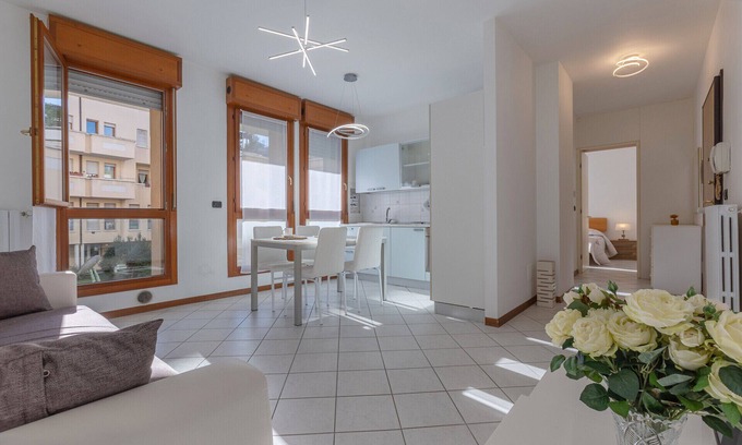 Cirenaica Apartment | Bright & Airy Apartment near Zanolini Station
