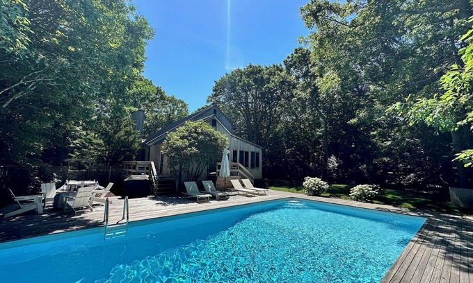 Hamptons House | Bright and airy East Hampton oasis - 2-min walk to the beach!