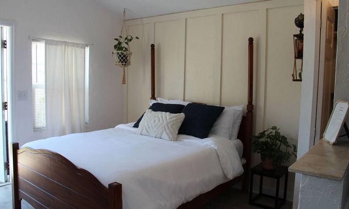 Riviera Beach Cottage | Bright and airy studio 10 minutes from downtown West Palm Beach!