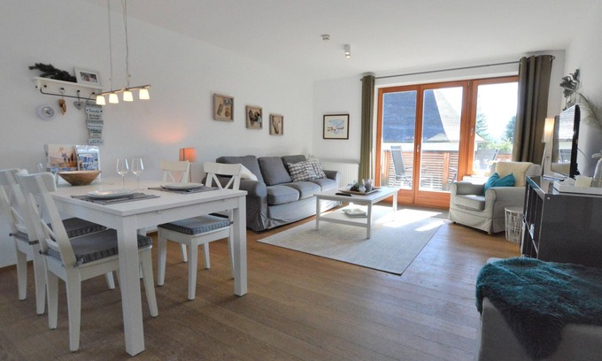 Hinterthal Apartment | Bright and tidy house with south-west balcony