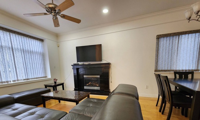 Renfrew-Collingwood House | Bright and Beautiful 3 Bed/ 2 Bath - Vancouver