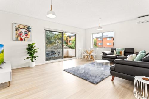 Ryde Apartment | Bright and convenient apartment, close to shops