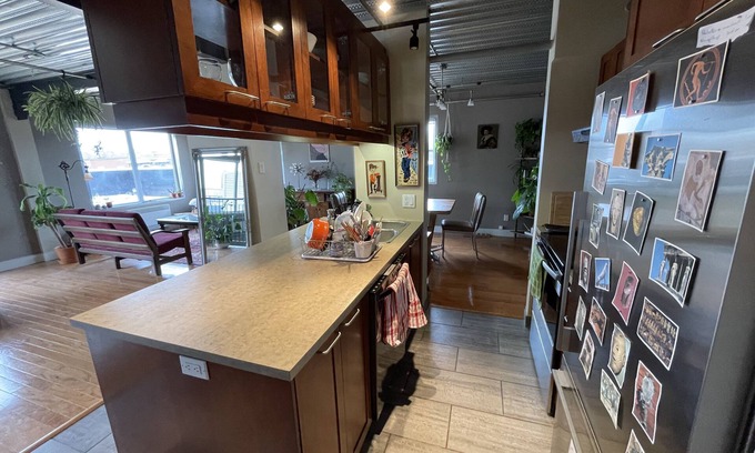 Hochelaga Apartment | Bright and cozy 2-level penthouse loft with private terrace