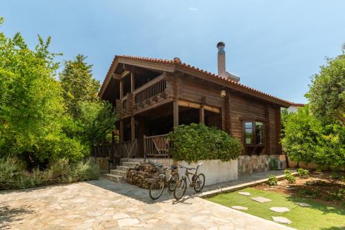 Kato Alepochori Ski Chalet | Bright and cozy cottage near the sea