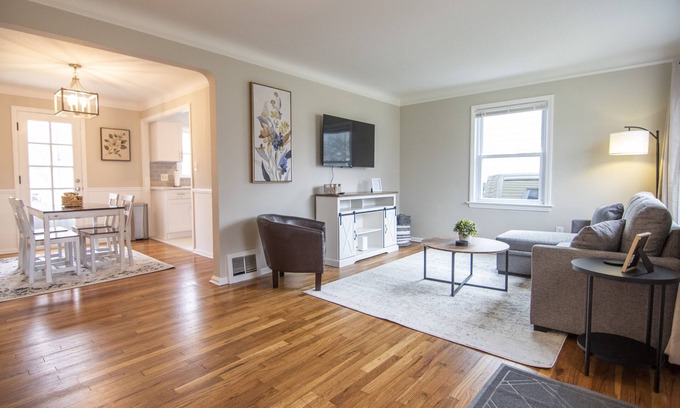 Parma Heights House | Bright and Cozy Parma Heights Home