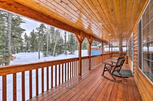 Meadow View Heights House | Bright and Cozy Duck Creek Cabin with Grill and Fire Pit