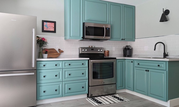 Langford House | Bright and new guest suite on Triangle Mountain.