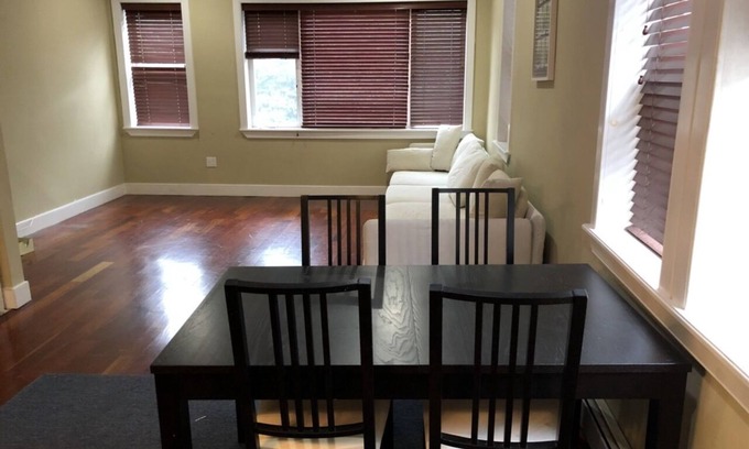 Brighton Beach Apartment | Bright and spacious 2 bed apartment in Brooklyn, NY
