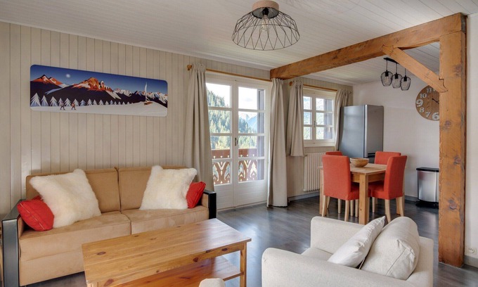 Chatel Apartment | Bright and spacious apartment close to city center