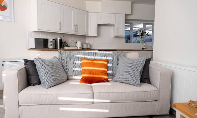 Sherborne Apartment | Bright and spacious 2-Bed Flat