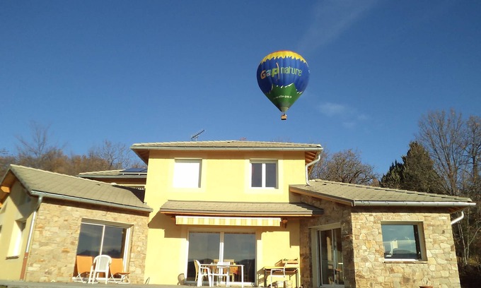 Gap Villa | Bright and spacious villa. Swimming pool and play area. Unobstructed view of Gap