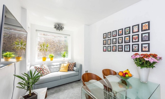 Warwick Apartment | Bright and stylish flat in Central London