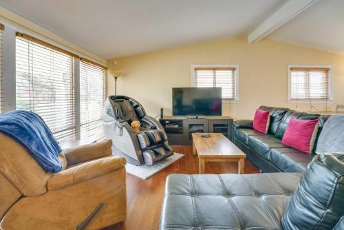 Allen House | Bright Ann Arbor Home with Yard, 3 Mi to U of M