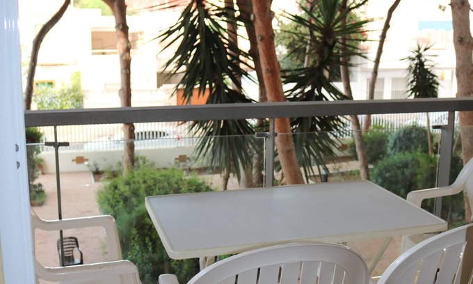 Molino del Chirrete Apartment | Bright Apartment, Garden View, near Beach