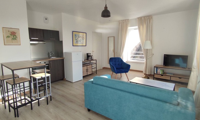 Rochefort-en-Terre Apartment | Bright apartment with nature view, in the city center