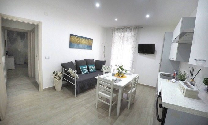 Tiche Apartment | Bright apartment 10 minutes from Ortigia