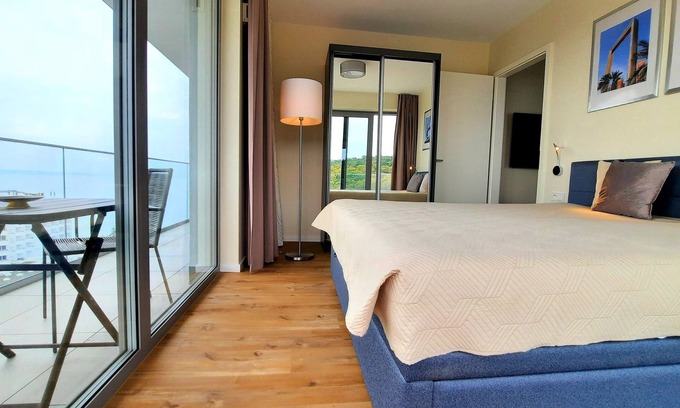 Miedzyzdroje Apartment | Bright apartment A102 with sea view near the beach 2 bedroom terrace