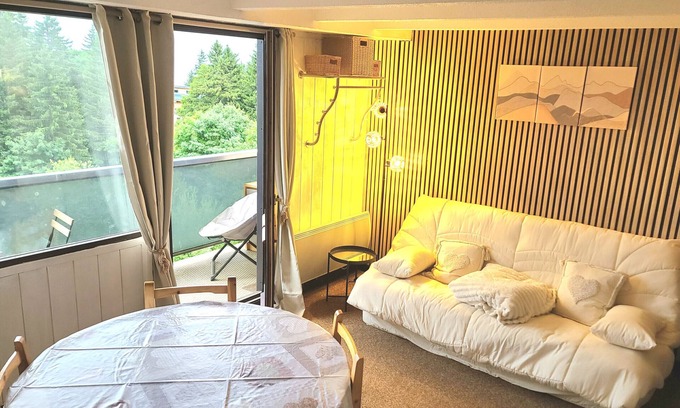Vaulnaveys-le-Haut Apartment | Bright apartment for 5 ppl, balcony, close to the slopes